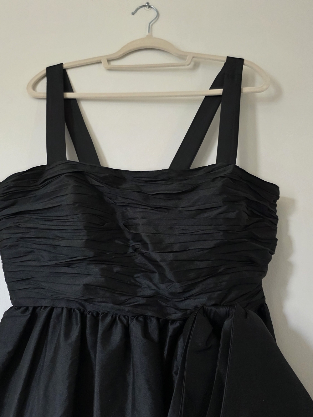 NWT Donna Karan Black Straight-Neck Bow-Trim Ballgown, Size 12 - Picture 10 of 10